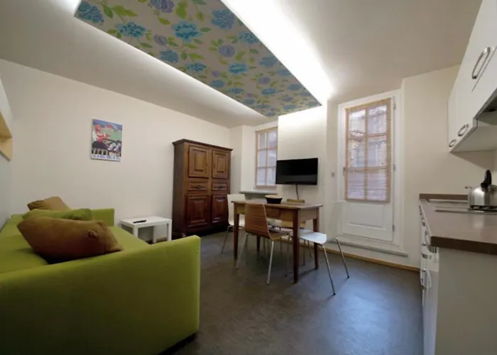 Aymon De Challant Appartement